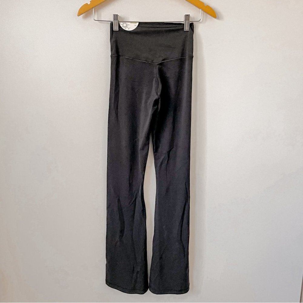 SOLD OFFLINE By Aerie Real Me High Waisted Crossover Flare Legging, Medium Short - Picture 9 of 13